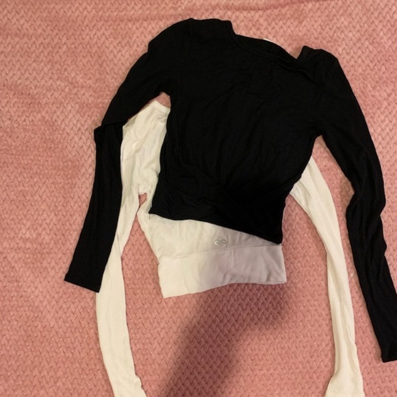 ALO YOGA Cover Long Sleeve Rip Top XS - Picture 6 of 8